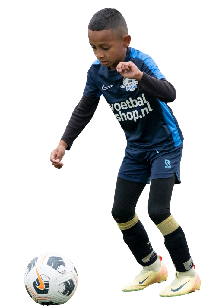 Actiefoto van Elai tijdens de Groepstrainingen van Voetbalschool Focus